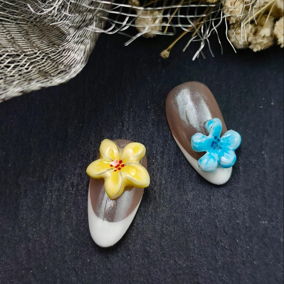 10pcs French Tips Handmade Press-on nails Short Almond Nails Bundle 3D Hand drawn Flowers Sweet Daily Finished nail stickers Free storage box jelly gl