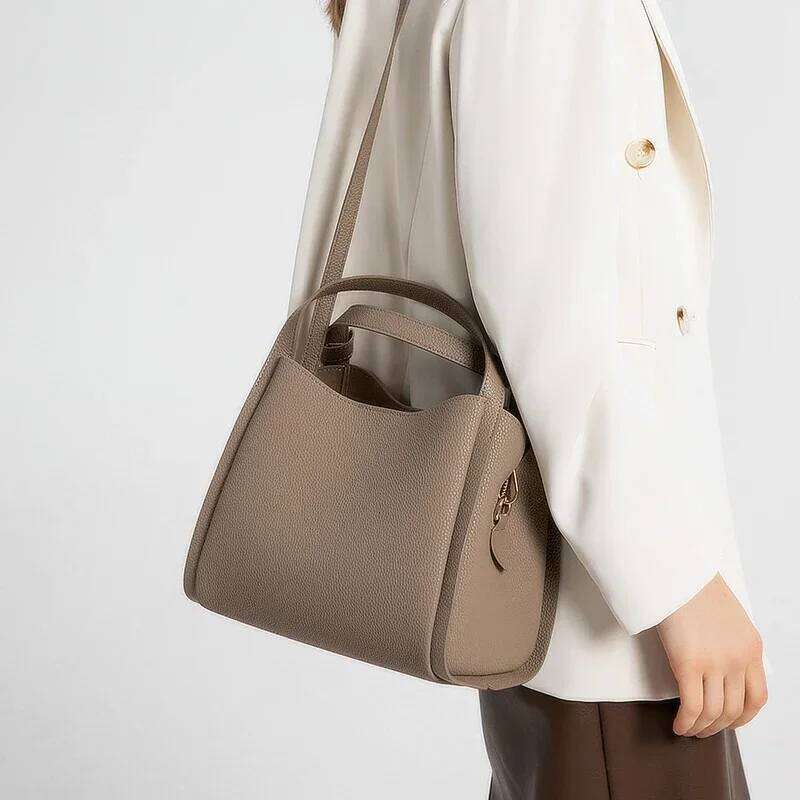 Women Cow Genuine Leather Shoulder Bag Female Fashion Cowhide Designer Handbags Lady Commuting Large Capacity Bucket Bags