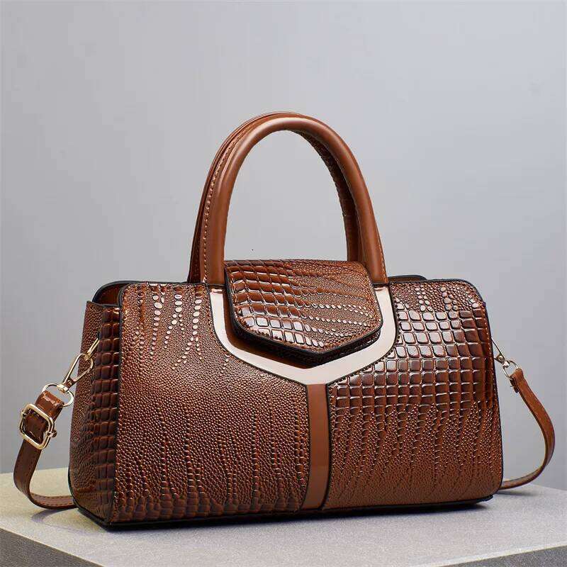 2025 Fashion New Crocodile Pattern Handbag Women'S Large Capacity Shoulder Classic Retro Crossbody Commuter Tote Bag