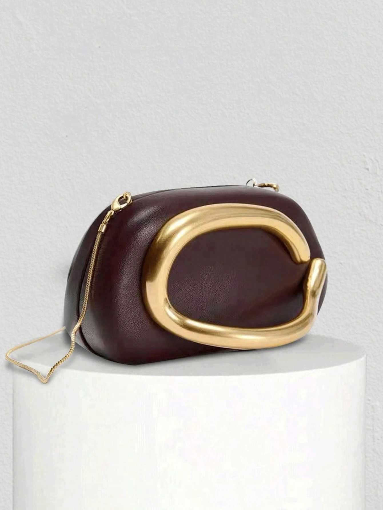 Stylish and simple metal buckle decorative clutch bag dinner bag European and American retro dinner bag metal chain box bag W250602