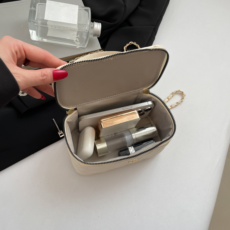 Top brand high-quality new free designer bag wholesale mini quilted small bag 2025 new niche boxed high-end fashion crossbody bag brand new free desig