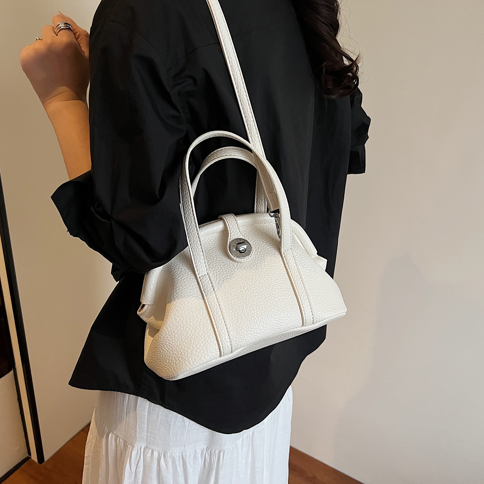 designer casual bag 2025 New High-End Handheld Boston Bag for Women Versatile Bowling Bag Single Shoulder Crossbody Shell Bag