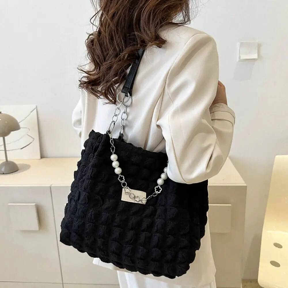 2025 new pleated cloud velvet cotton pad designer crossbody bag, quilted checkered shoulder bag suitable for women and girls shopping bag 4