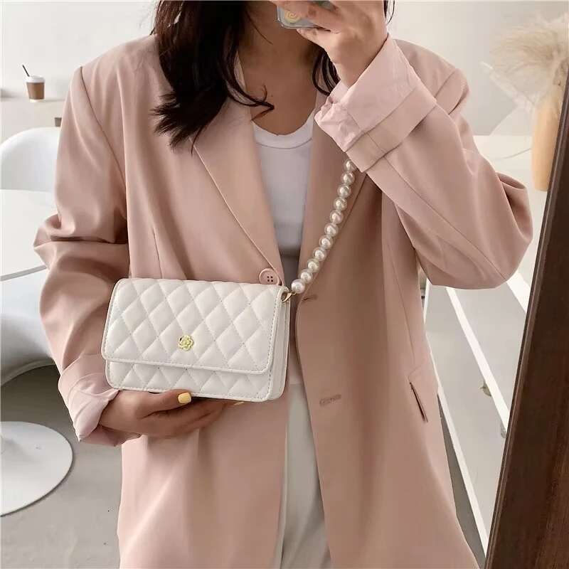 2025 New Women's Handbag, Girls' Fashion Pearl Handbag, Designer Women's Wallet, Elegant Leather Chain Belt Bag, Mini Coin Crossbody Ba