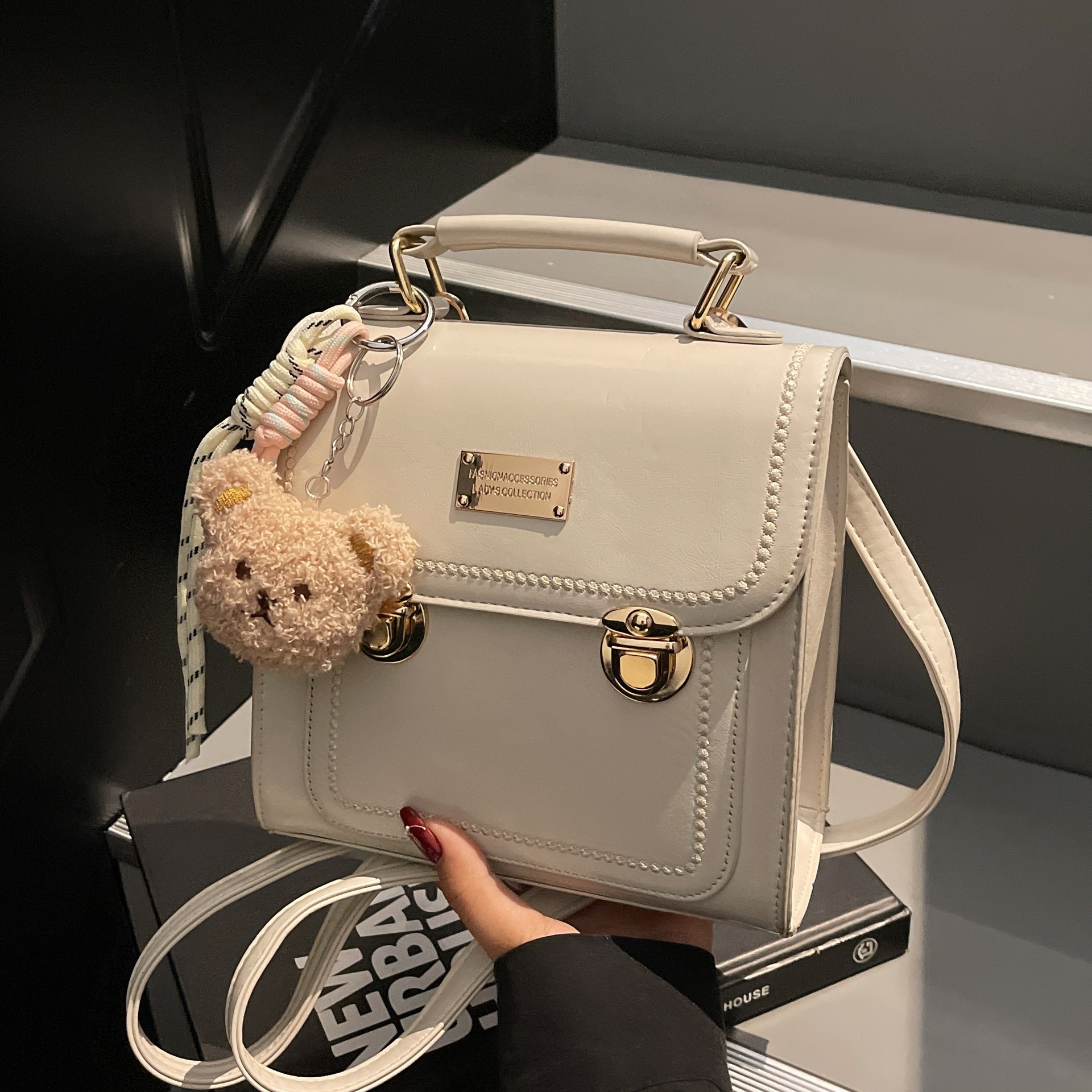 designer Korean Style Commuter Backpack for Women, Niche Design 2025 New Fashionable School Bag, Lightweight Travel Fashion Backpack