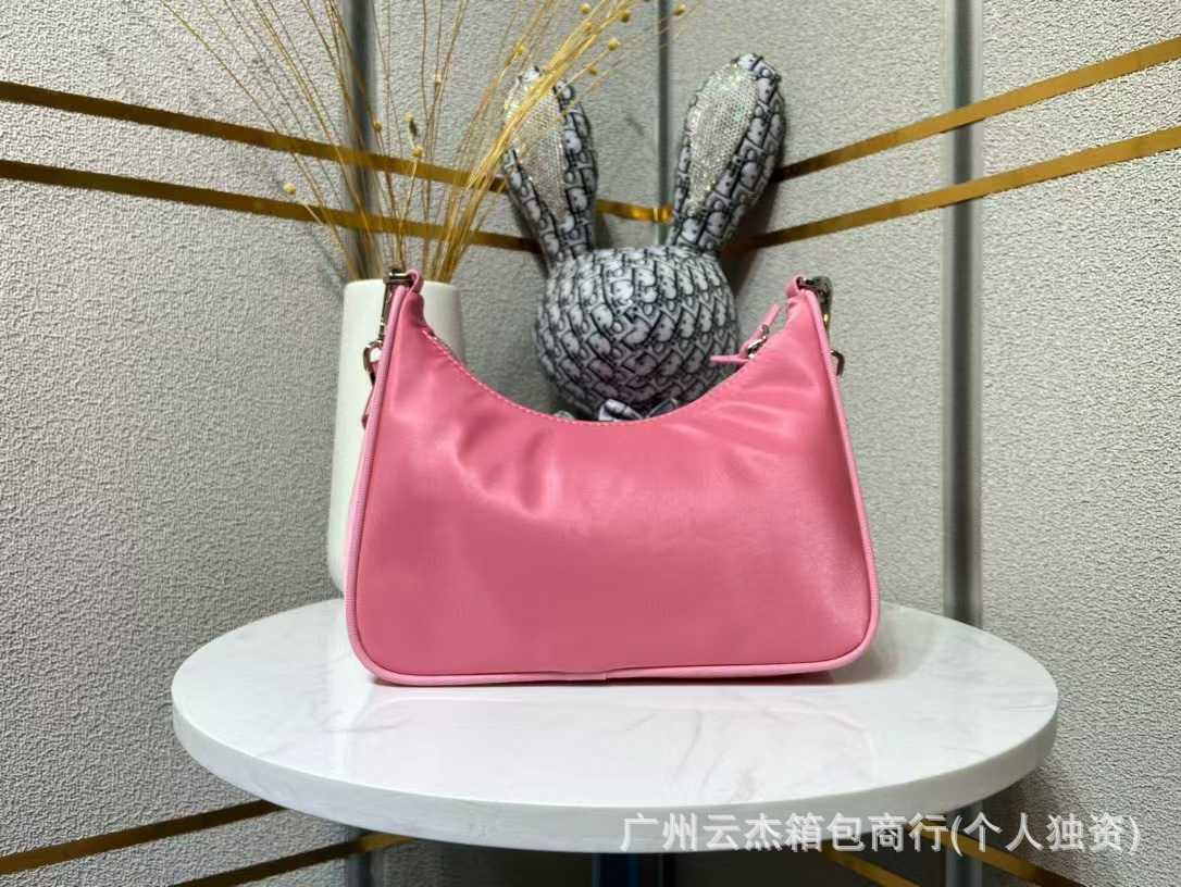 HOBO Champion 2025 Autumn New Underarm Bag Solid Color Letter Fashion Horn Designer Pack Bag Shoulder Bag Crossbody Luxury Bag Bag Oxford