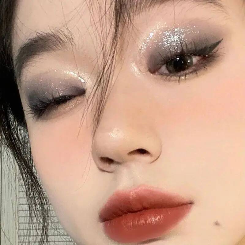 9 Colors Punk y Matte Glitter Eyeshadow Cool Toned Gray Black Pigment Palett Shimmer Eye Shadow Makeup Palette