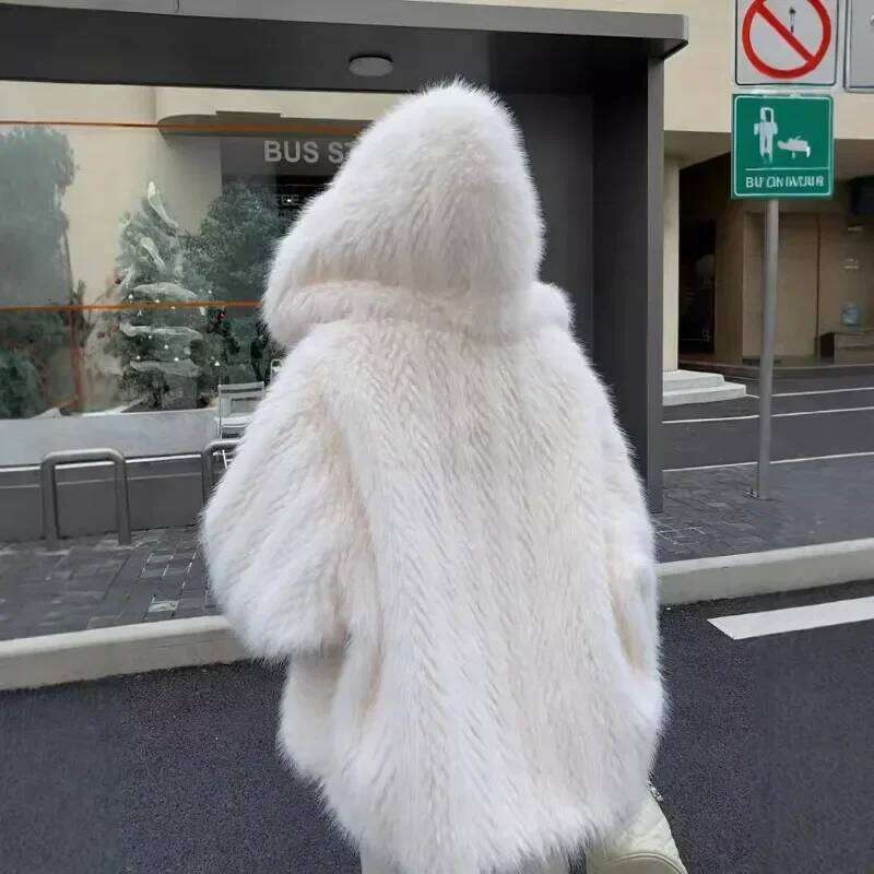 New Europe and The United States Dalian Winter Fashion Batwing Sleeve Faux Fur Coat Women's Large Size Loose Fluffy Clothes