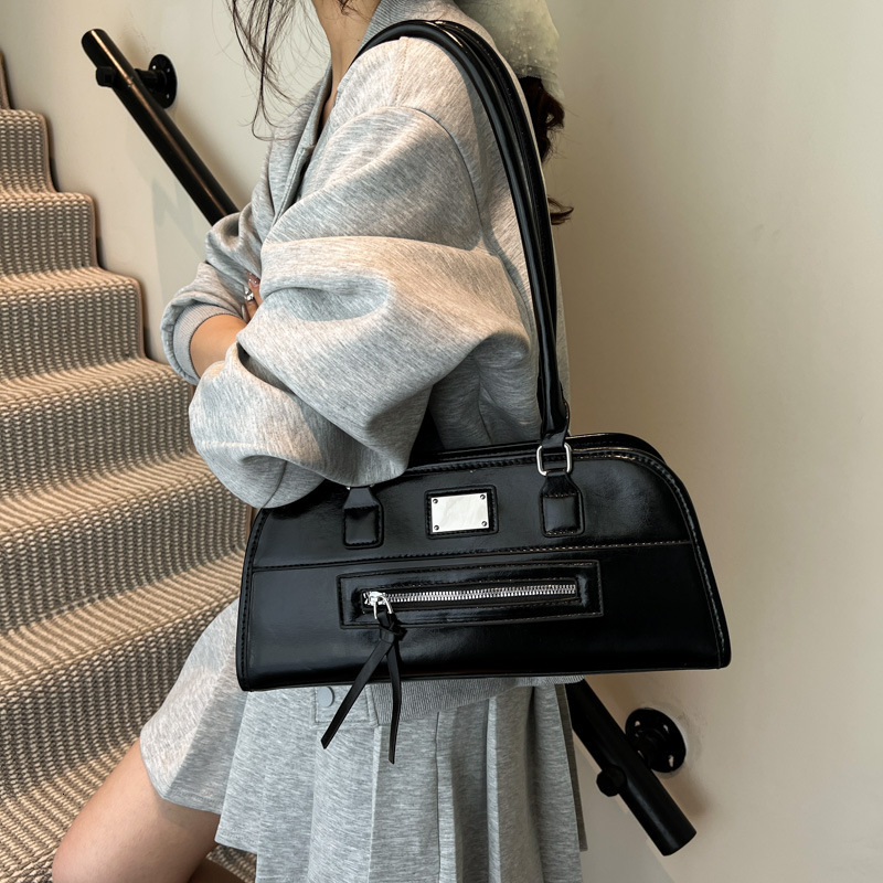 designer casual bag Trend Solid Color Simple Large Capacity Underarm Bag for Women 2025 New Casual Fashion Niche Design Shoulder Bag