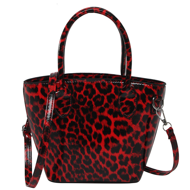 Top brand high-quality new free designer bag wholesale fashion leopard print bag 2025 new European and American handbag crossbody bag new free designe