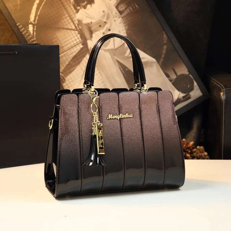 Fashion Genuine Leather Women's Handbags Crossbody Large Capacity Female Portable Shoulder Messenger Bag 2025 New