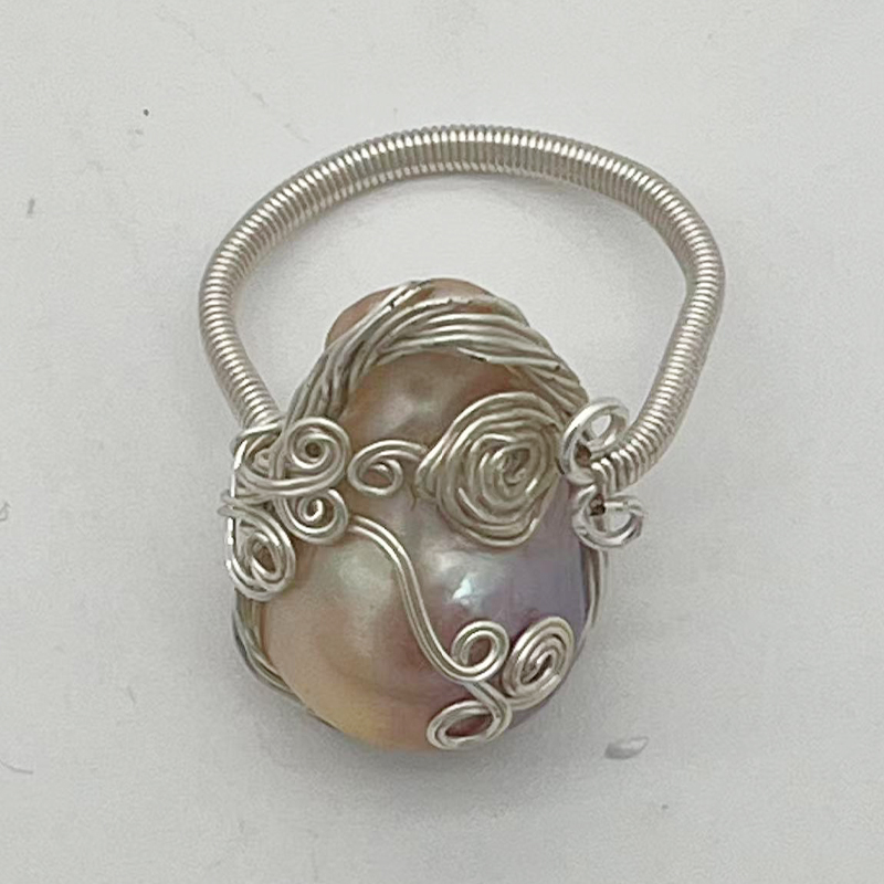 Elegant Baroque-Themed Freshwater Pearl Band Jewelry A Touch of Class for Special Moments