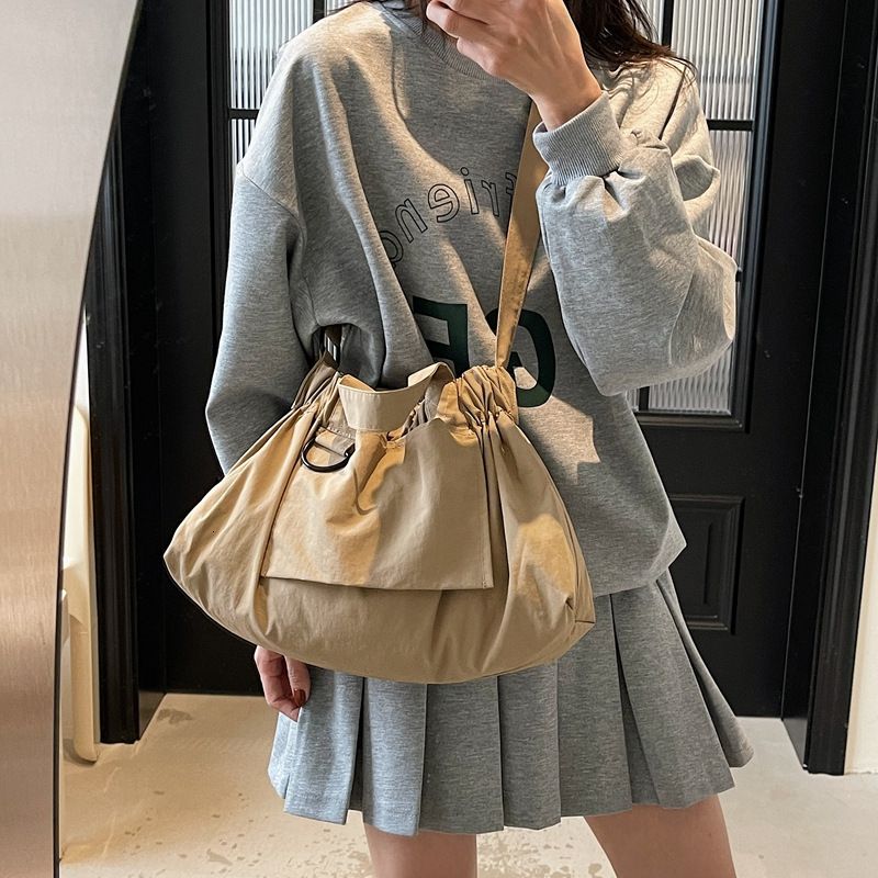 Korean Style New Fashion Nylon Pleated Handbag Niche Lightweight Solid Color Single Shoulder Crossbody Bucket Bag
