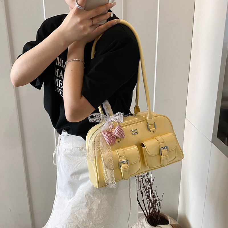 designer Commuting Large Capacity Bag Women's 2025 New Single Shoulder Underarm Bag High-end Handheld Boston Bowling Bag
