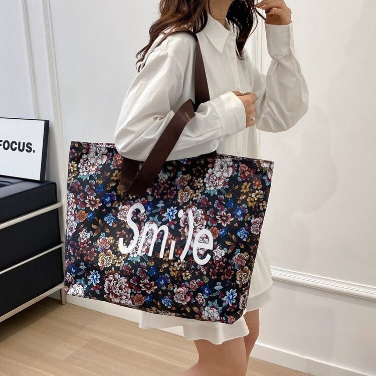 Travel Insulated Handheld Lunch Thickened Waterproof Tote for Students and Office Workers Multifunctional Crossbody Bag