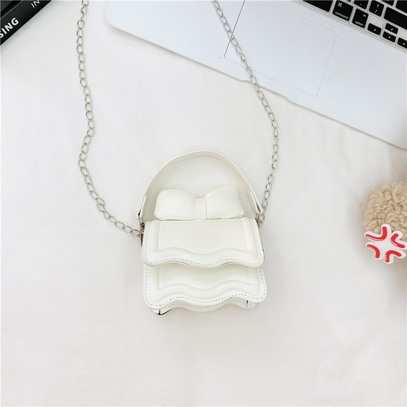 Top brand high-quality new free designer bag fresh children's bag crossbody bag 2025 new butterfly bow fashion mini fashion girl handbag, new fre