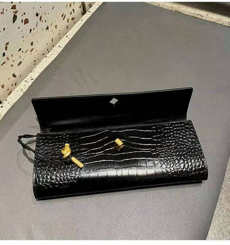 2025 Designer New Crocodile Pattern Evening Banquet Cow Leather Style Crossbody Bag Horizontal Shoulder Handbag Women 250603