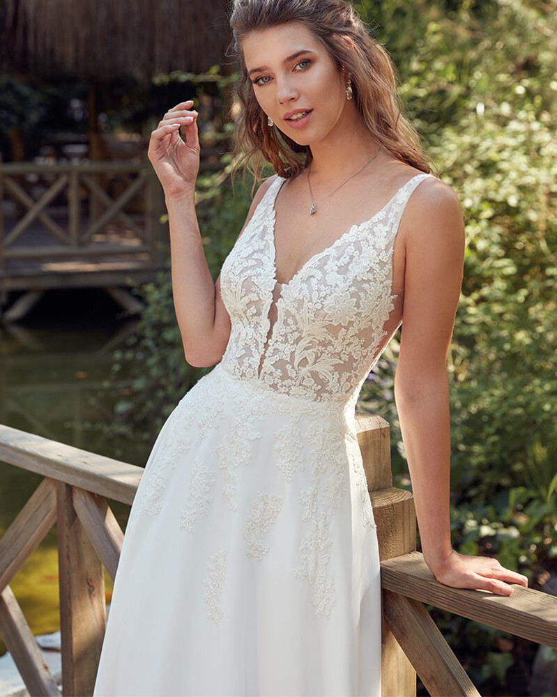 New Style European And American Women's Clothing Sexy Lace Dress Sleeveless Deep V Neck Wedding Dress Embroidered Long Dress