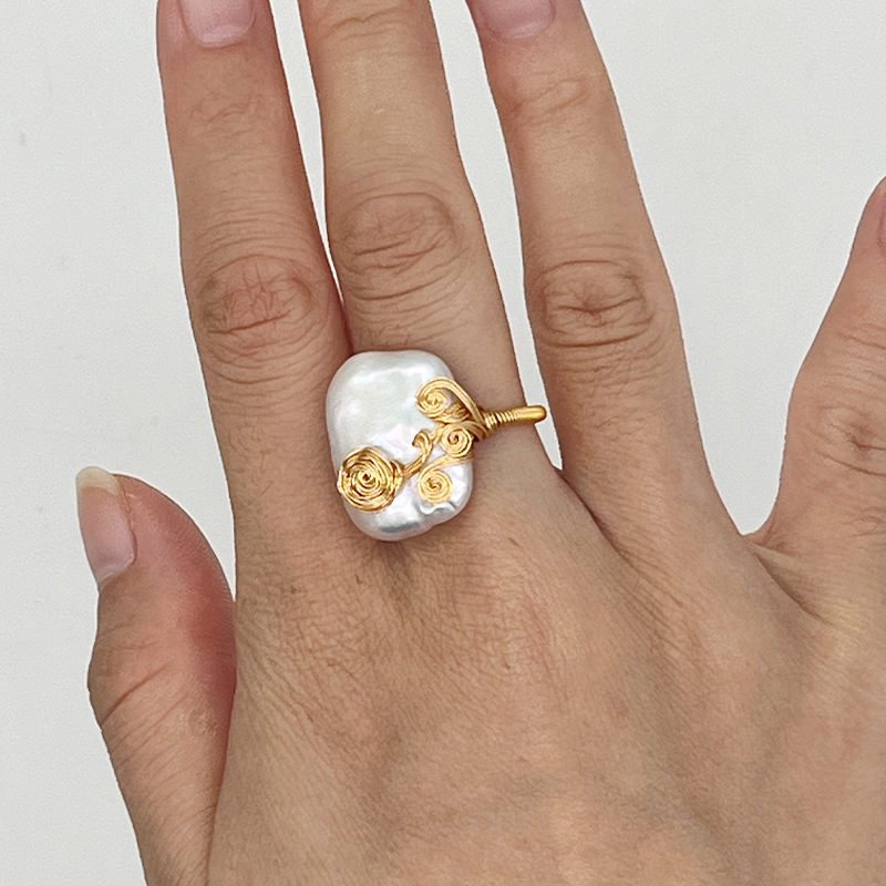 Sophisticated Baroque Design Freshwater Pearl ring for Fashion Forward Enthusiasts