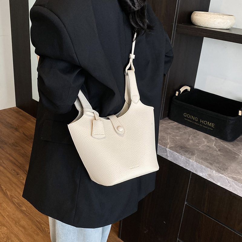 designer Korean Style Fashion Large Capacity Handheld Bucket Bag for Women 2025 Spring Summer New Litchi Texture Tote Shoulder Crossbody Bag