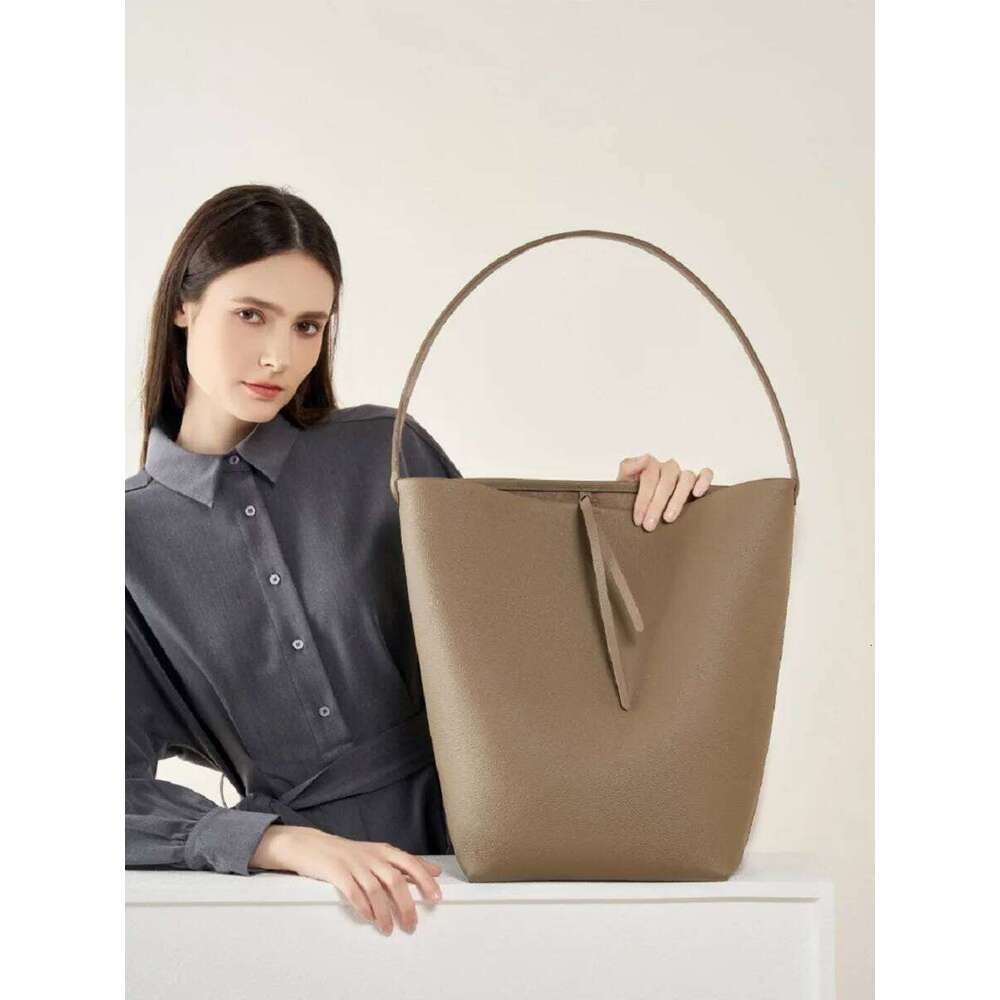 High Quality Cowhide Women Bucket Large Capacity Shoulder Fashion Ladies Genuine Leather Tote Bag For Commuting Shopping