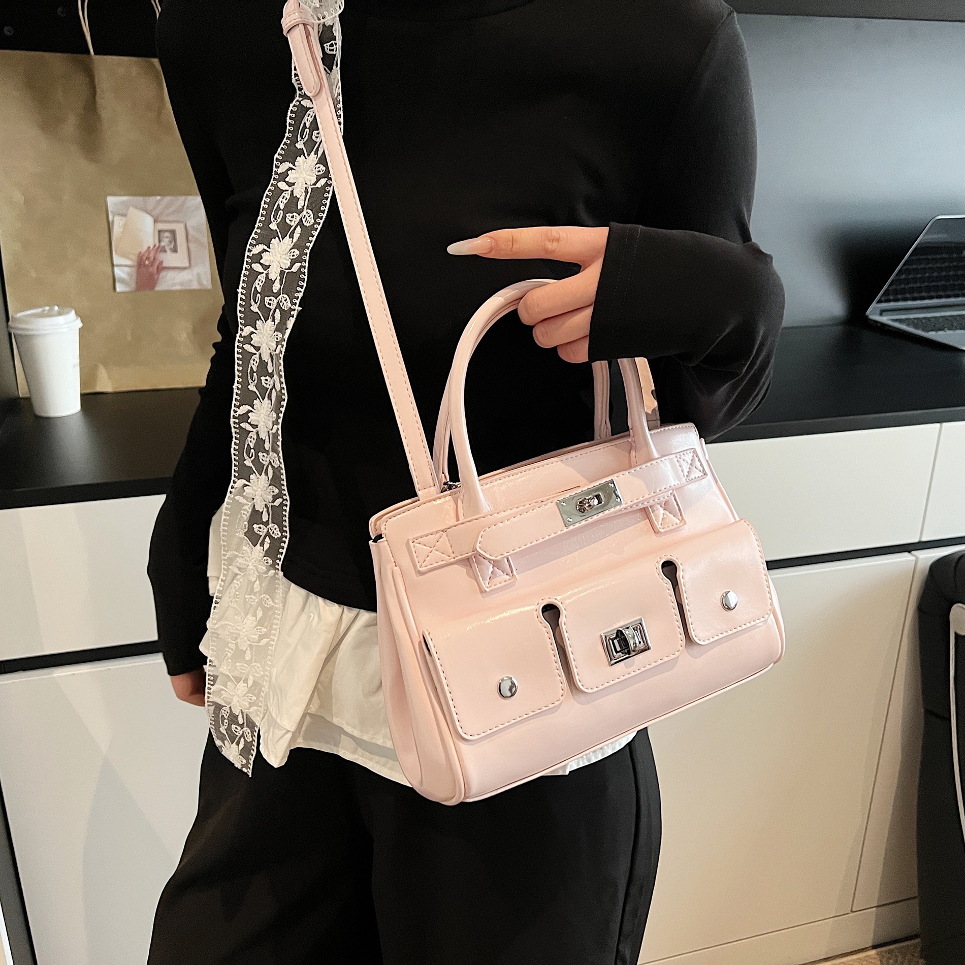 designer Large Capacity Tote Bag for Women 2025 New Vintage Fashion Versatile Multi-pocket Shoulder Bag High-end Handbag
