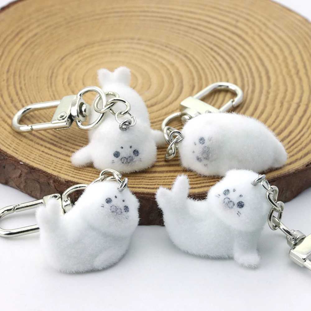 1Pcs Cute Flocking Resin Seal Love Keychain Animal Plush Dolls Pendant for Bag Mobile Phone Charms Home Decoration Making crafts XJ250602