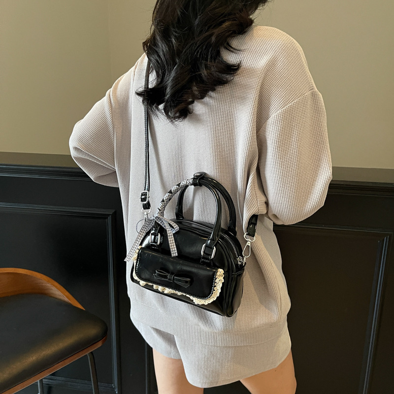 Women's Handheld Bowling Bag Spring New Fashion Shoulder Bag Fashion Casual Crossbody Bag Designer Women's Handbag