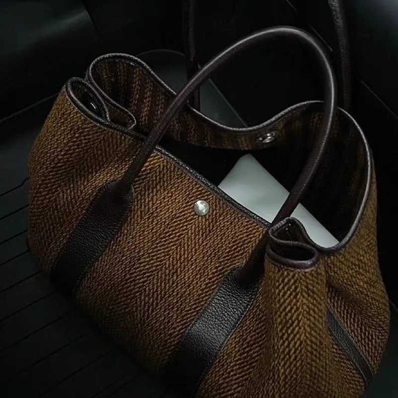 Vintage Large Capacity Woolen Tote Bag Maillard Women Handbags Casual and Fashion Large Capacity Autumn Winter Shopper Purses W250602