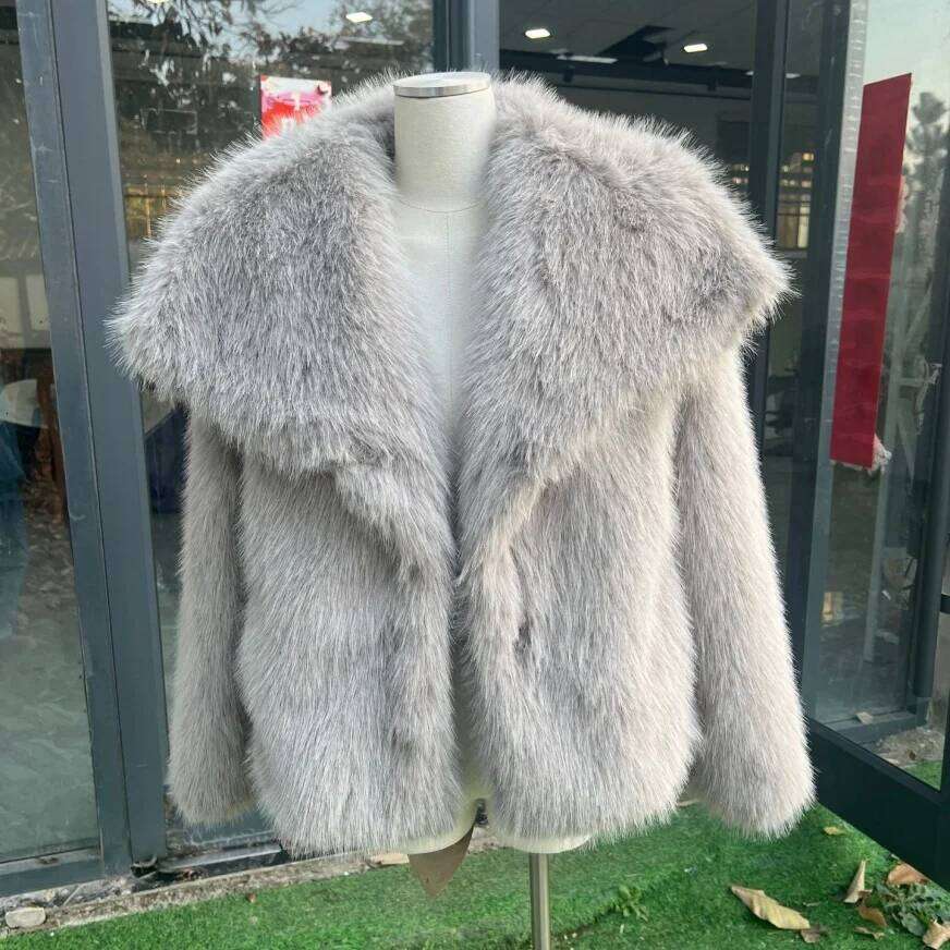 2025 Autumn/Winter Women's Jacket Fashion Oversized Collar Elegant Thick Coat High Quality Faux Fur Coats