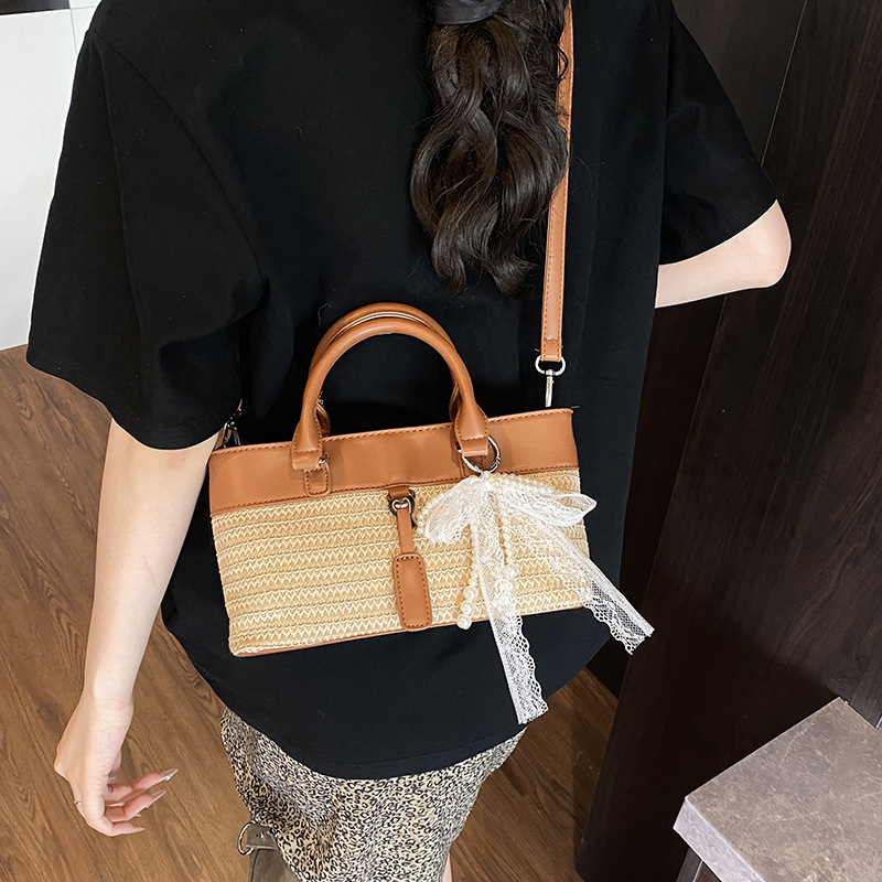 designer High-end Fashion Straw Woven Handbag for Women 2025 New Versatile Commuter Crossbody Bag Outdoor Handheld Tote Bag