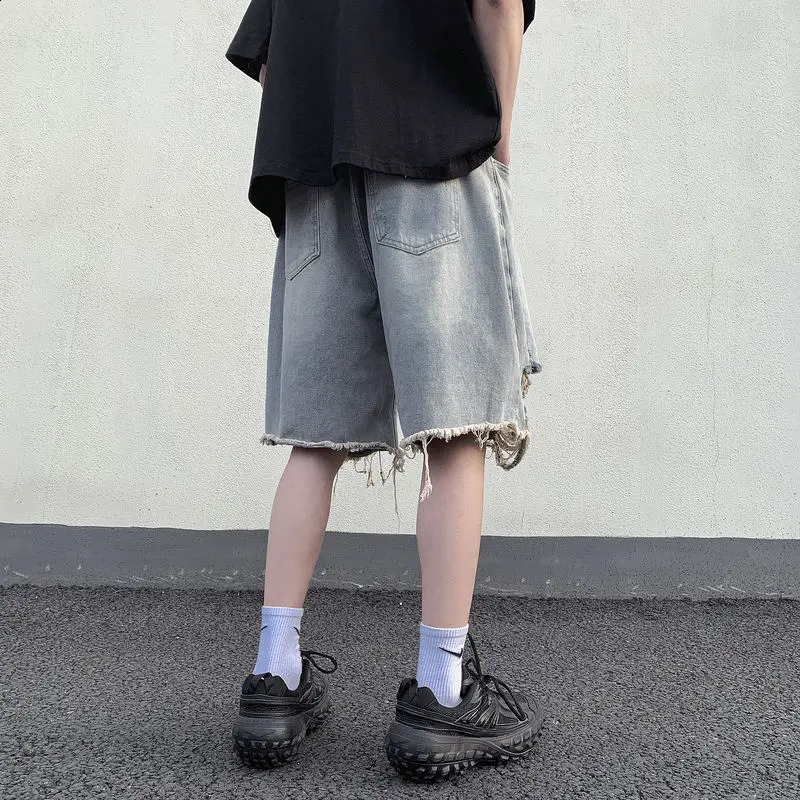 Mens Loose Wide-leg Retro Beggar Five-point Ripped Denim Shorts 250529