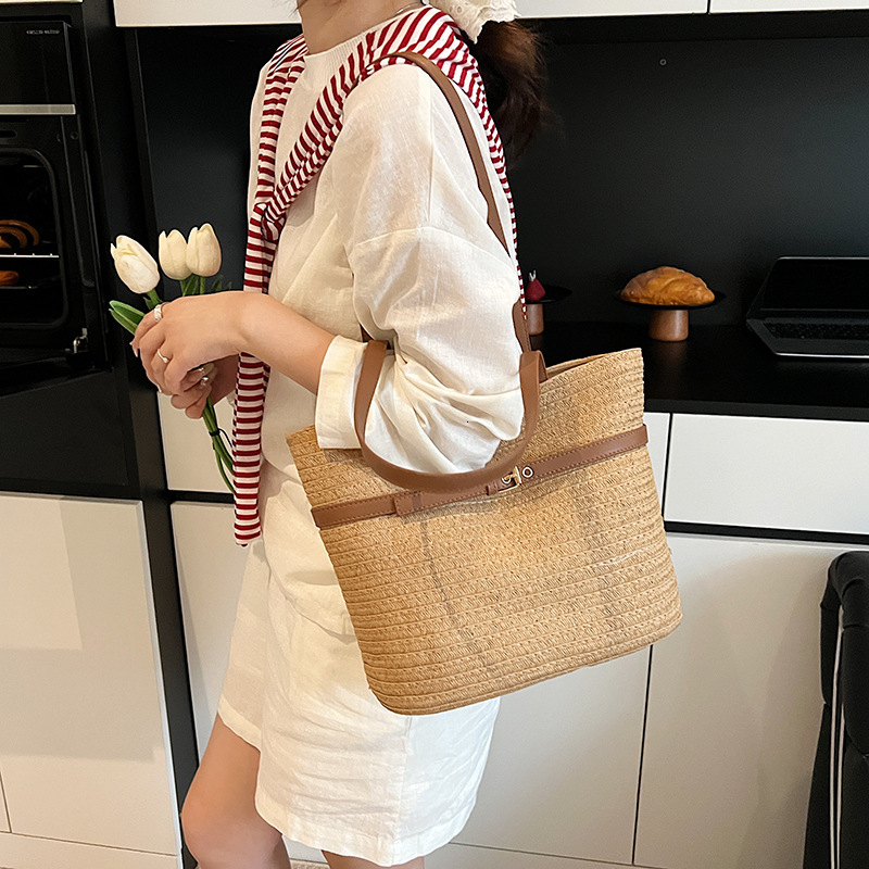designer 2025 Summer New Beach Straw Bag Casual Simple Travel Vacation Fashion Versatile Women's Shoulder Bag