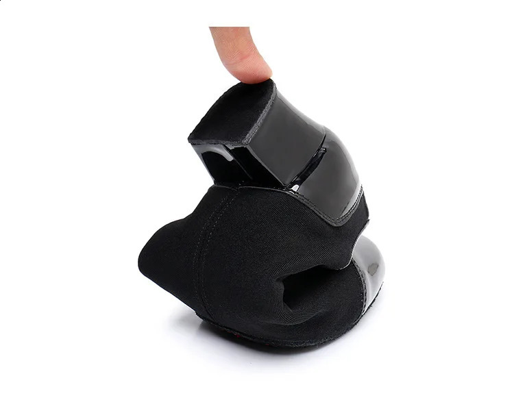 Modern Dance Shoes Men Ballroom Dancing Soft Rubber Sole Suede Sole Optional Large Size Male Jazz Latin Shoes Tango 250528