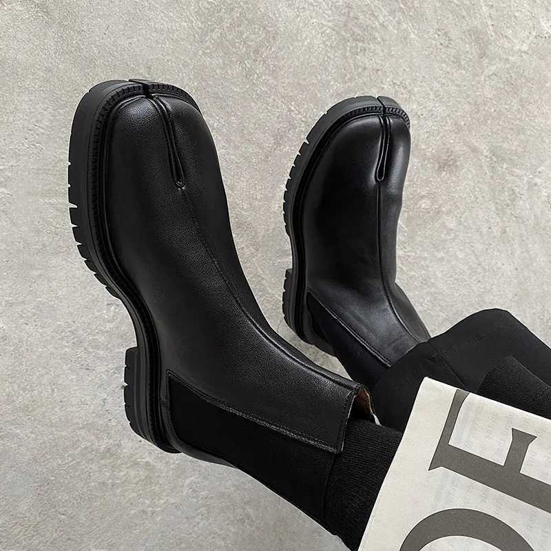 Tabi Boots Ankle Boots Flat Booties Leather Custom Handmade Boots for Men Novel Designer Style Luxury Boots Casual Shoes XJ250602