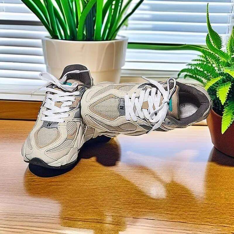 2024's Ultimate Sneaker: Retro Low-Cut for Him Her - Comfort , Lighess, Breathability & Anti-Slip in One