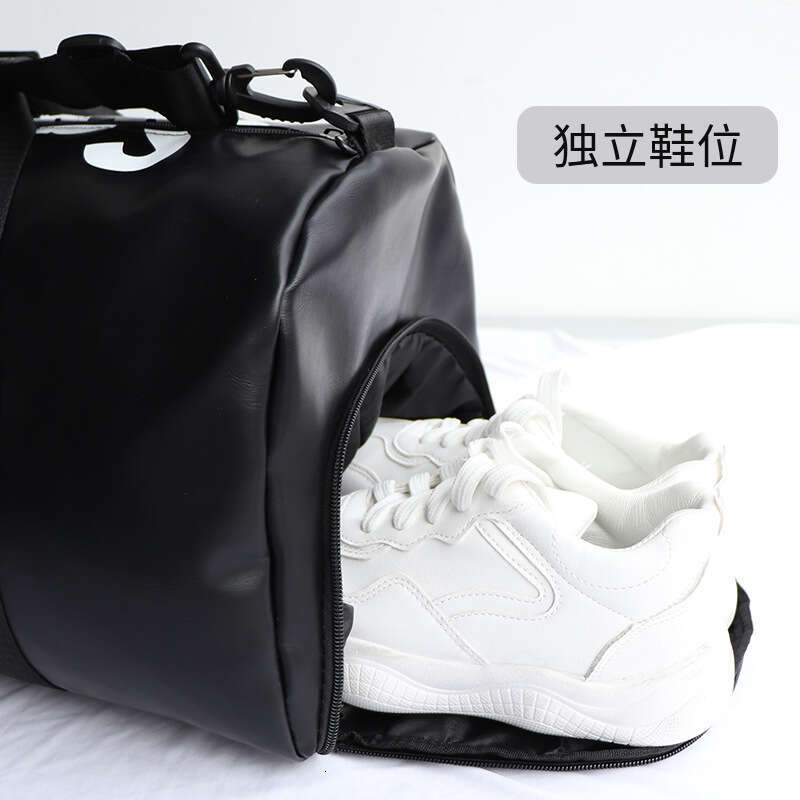 Street Fashion PU Leather Gym Shoe Pocket Large Capacity Crossbody Sports Handbag Travel Bag with Print