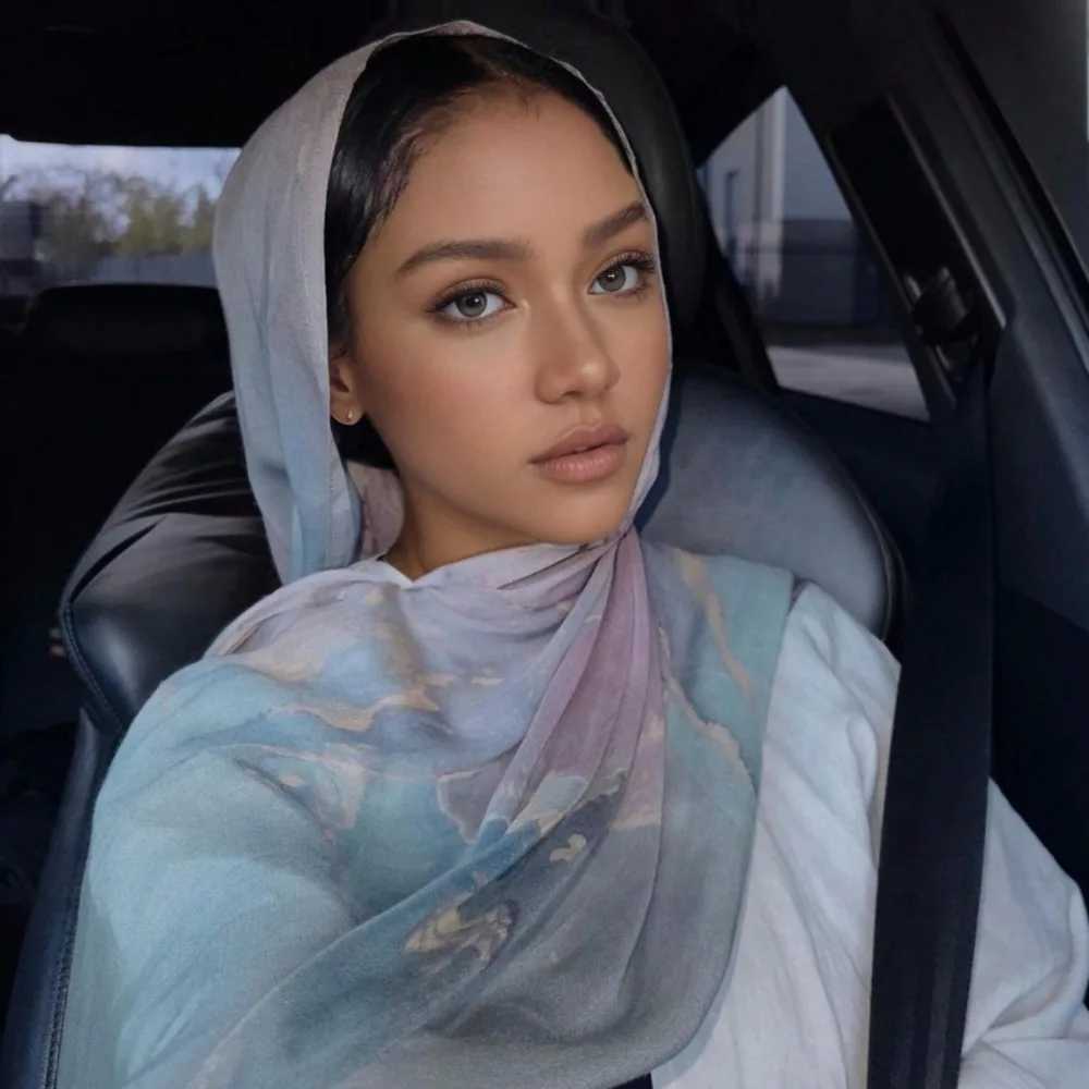 Hot Sale Watercolor Digital Print Chiffon Hijab Scarf for Women Muslim Hijab Shawls Lady Colorful Blue Ethnic Turban Bandana W250602