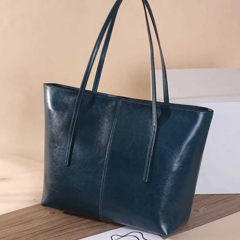 Genuine Leather Womens Large Capacity Tote Bag Women Fashion High quality Cowhide hand shoulder bag Commuter shopping bag W250602