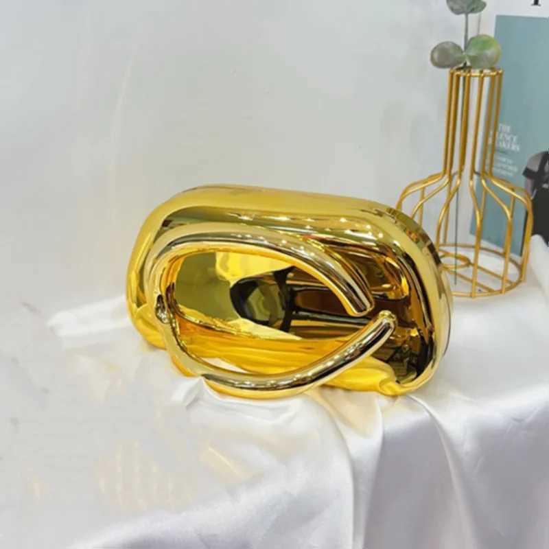 Light Luxury Fashion Banquet Bag Brand High-end Exquisite Personality Versatile Multi-color Womens Hand-held Shoulder Chain Bag W250602