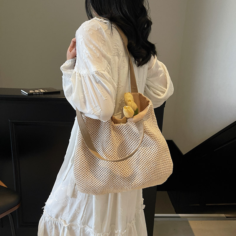 designer Summer Beach Vacation Woven Handbag for Women French Style Beach Bag Mori Hollow Straw Mesh Tote Bag