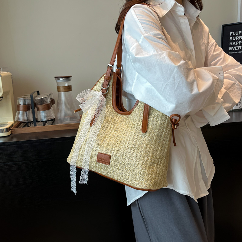 designer 2025 Summer New Beach Vacation Woven Beach Bag for Women, Niche Casual Shoulder Bag, Large Capacity Commuter Tote Bag
