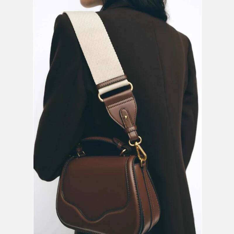 2025 New Fashion Commuter Handbag Outdoor Leisure Shoulder Versatile Crossbody Saddle Bag