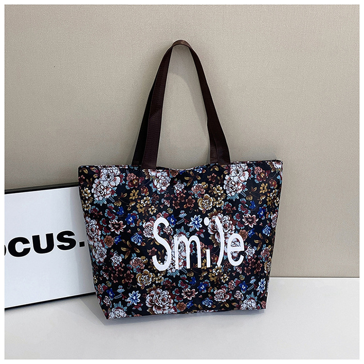 Travel Insulated Handheld Lunch Thickened Waterproof Tote for Students and Office Workers Multifunctional Crossbody Bag