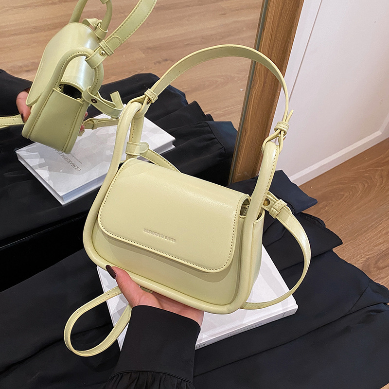 designer High-Quality Texture Small Bag for Women 2025 New Trend This Year Versatile Simple Small Square Bag Niche Shoulder Crossbody Bag