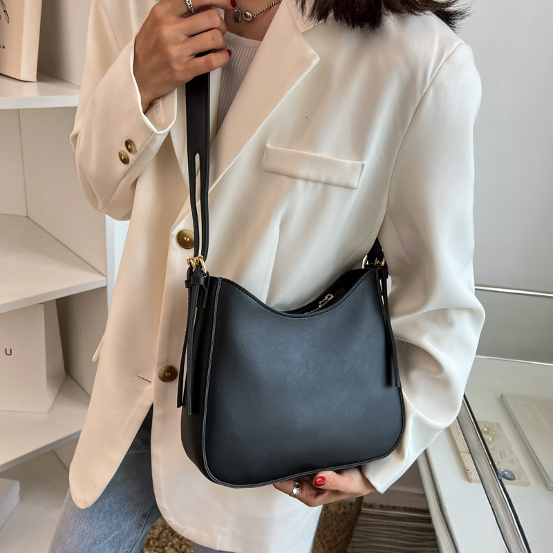 High quality brand new high-quality free designer bag cross-border new texture bucket bag slanted shoulder bag fashionable and simple handbag new free