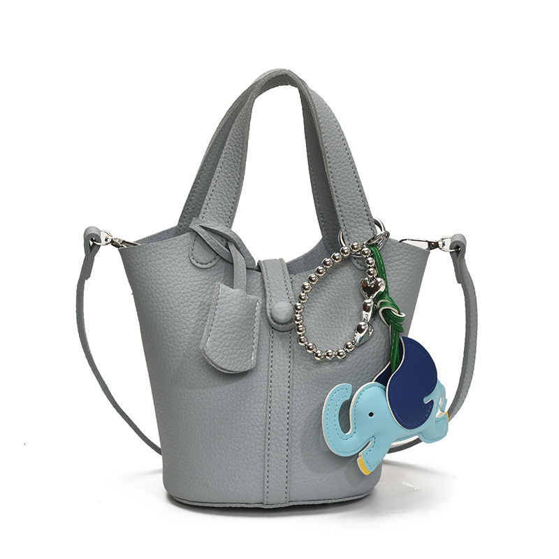 designer Large Capacity Bag for Women Spring Summer Versatile 2025 New Fashion Casual Crossbody Bag Simple Mother-Daughter Hot Style Bucket Bag