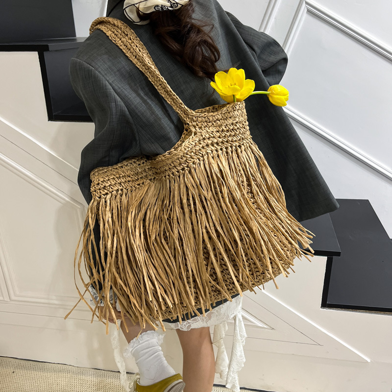 designer Straw Woven Bag for Women Large Capacity 2025 New Versatile Tassel Shoulder Bag Thailand Vacation Beach Bag