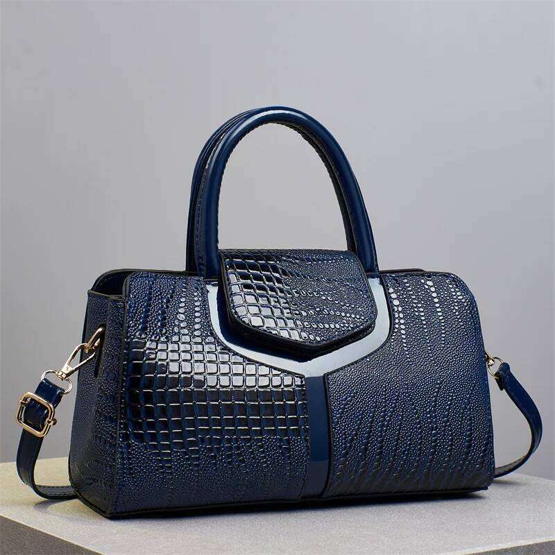 2025 Fashion New Crocodile Pattern Handbag Women'S Large Capacity Shoulder Classic Retro Crossbody Commuter Tote Bag