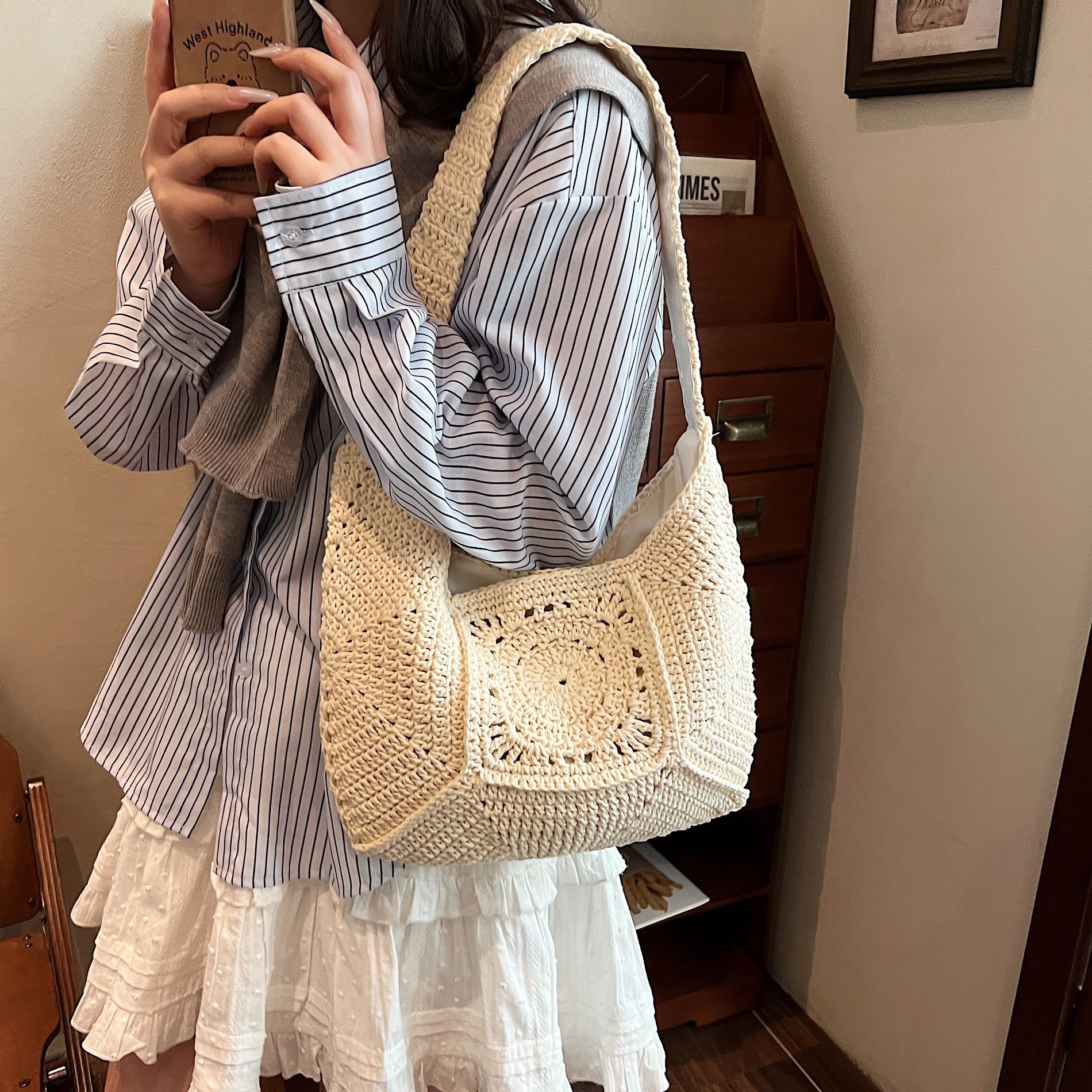 designer High-End Large Capacity Cotton Woven Shoulder Bag Hollow Out Straw Bag Vacation Style Beach Bag Versatile Tote Women's Bag